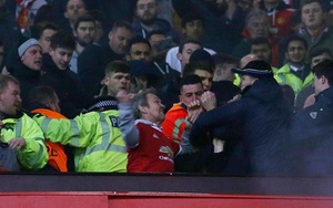 Man United và Liverpool thẳng tay trừng trị những kẻ làm loạn ở 'đại chiến'